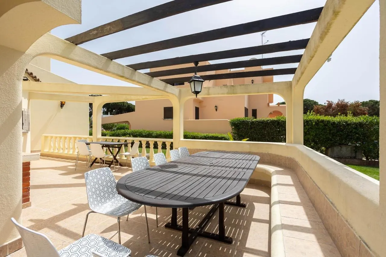 Home Out Vila Do Lince - 8 Ensuite, Heated Pool & Gym - Marina Vilamoura 0*,  Portugalia