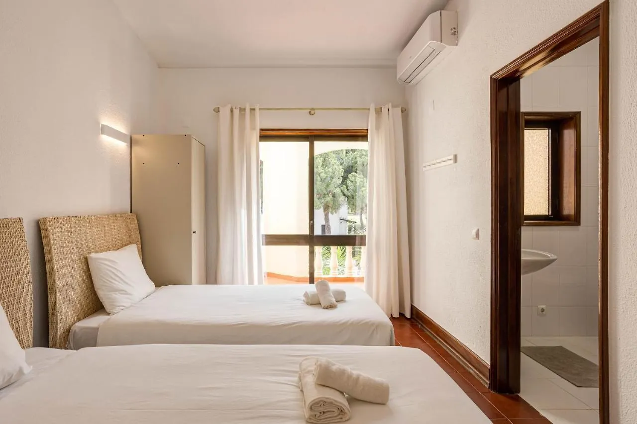 Home Out Vila Do Lince - 8 Ensuite, Heated Pool & Gym - Marina Vilamoura 0*,  Portugalia