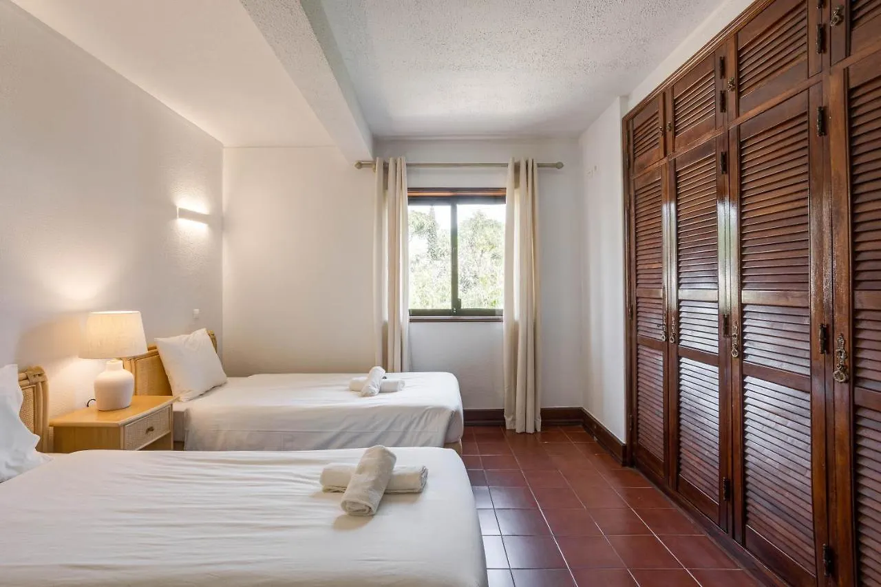 Home Out Vila Do Lince - 8 Ensuite, Heated Pool & Gym - Marina Vilamoura 0*,  Portugalia